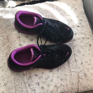 Nike size 7 sneakers flex tr2